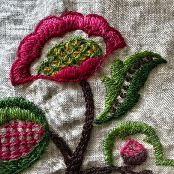 Vintage Crewel Embroidery On Linen Flower Bunny Rabbit - Picture 4 of 6